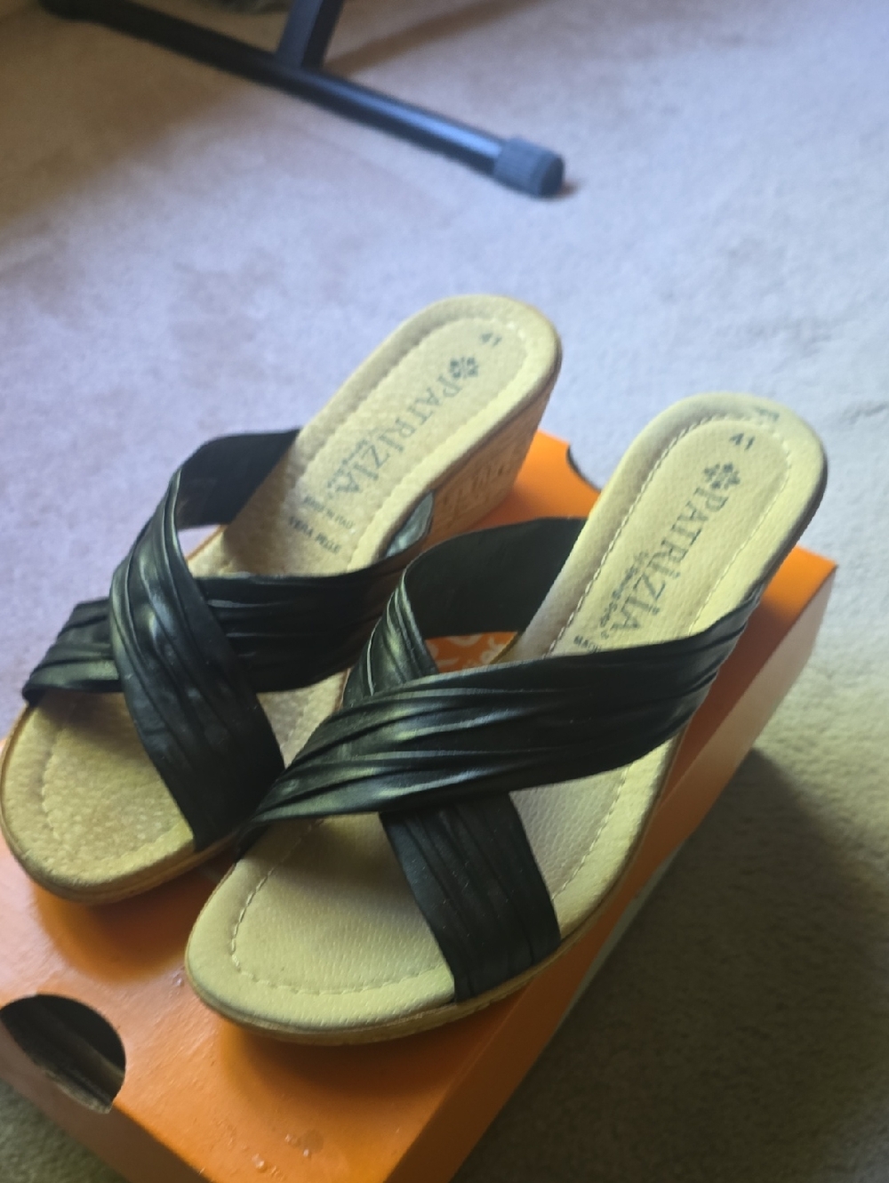 Patrizia Black Crossover Wedge Sandales Size 10 (EU 41)